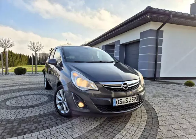 OPEL Corsa 1.4 16V 150 Jahre