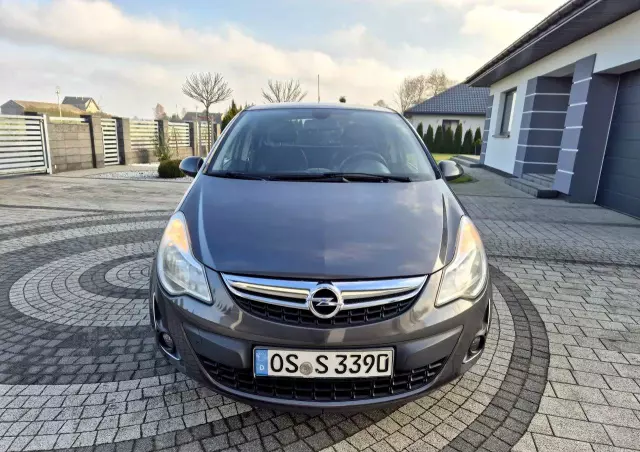 OPEL Corsa 1.4 16V 150 Jahre