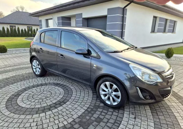 OPEL Corsa 1.4 16V 150 Jahre