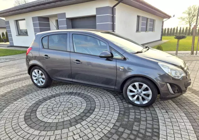 OPEL Corsa 1.4 16V 150 Jahre