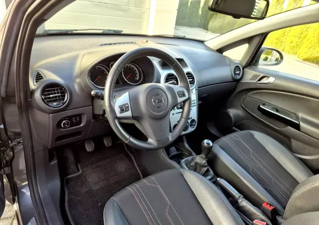 OPEL Corsa 1.4 16V 150 Jahre