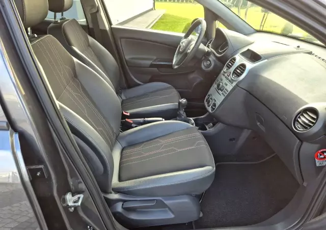 OPEL Corsa 1.4 16V 150 Jahre