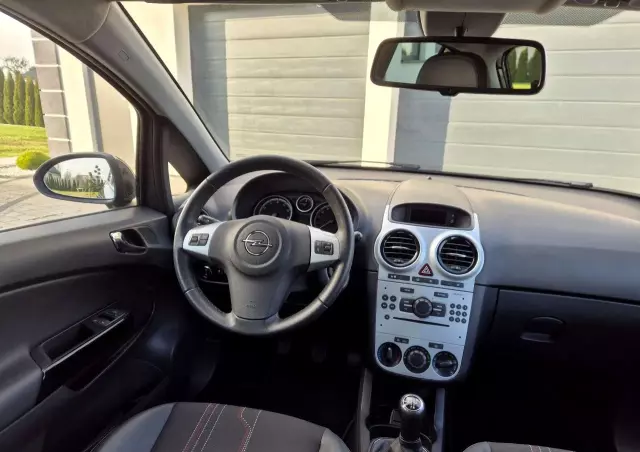 OPEL Corsa 1.4 16V 150 Jahre