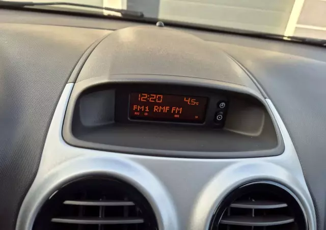 OPEL Corsa 1.4 16V 150 Jahre