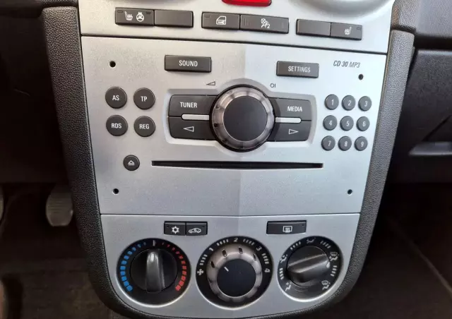 OPEL Corsa 1.4 16V 150 Jahre