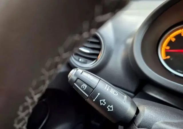 OPEL Corsa 1.4 16V 150 Jahre