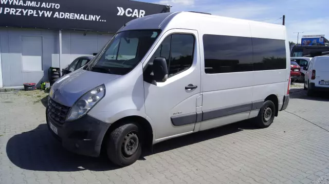RENAULT Master 9 osobowy