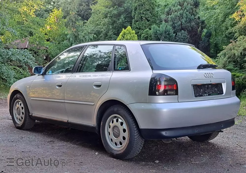 AUDI A3 1.6 Attraction