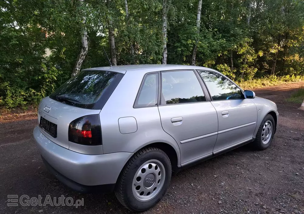 AUDI A3 1.6 Attraction