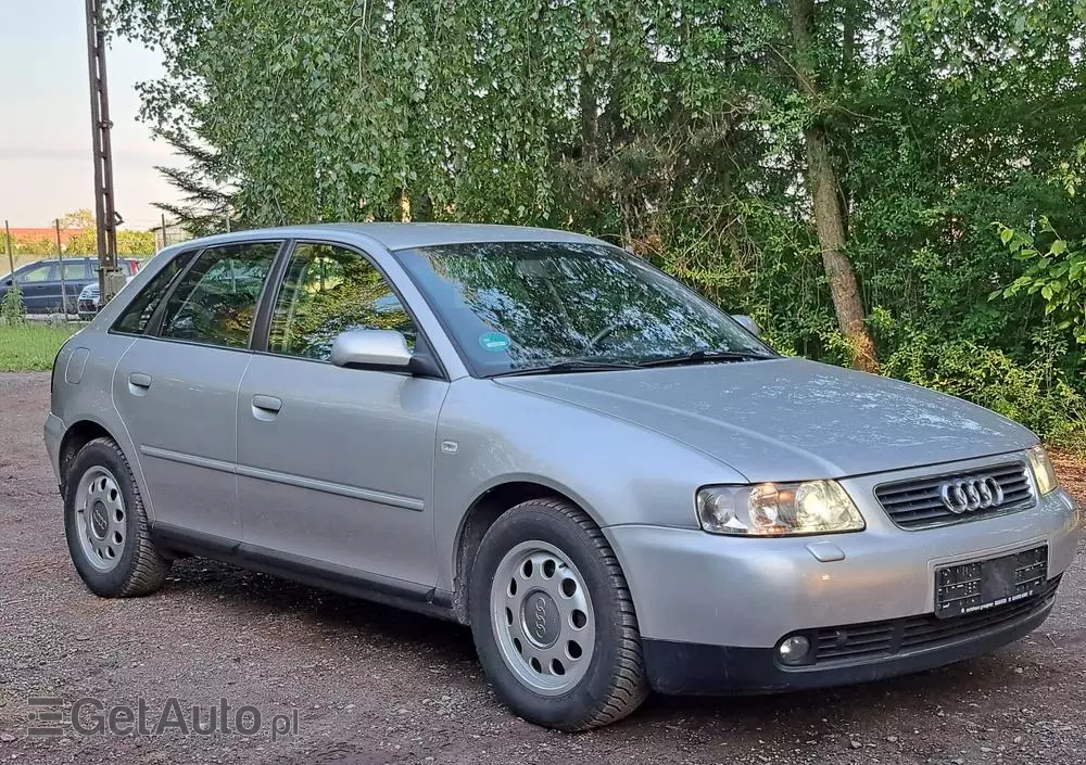 AUDI A3 1.6 Attraction