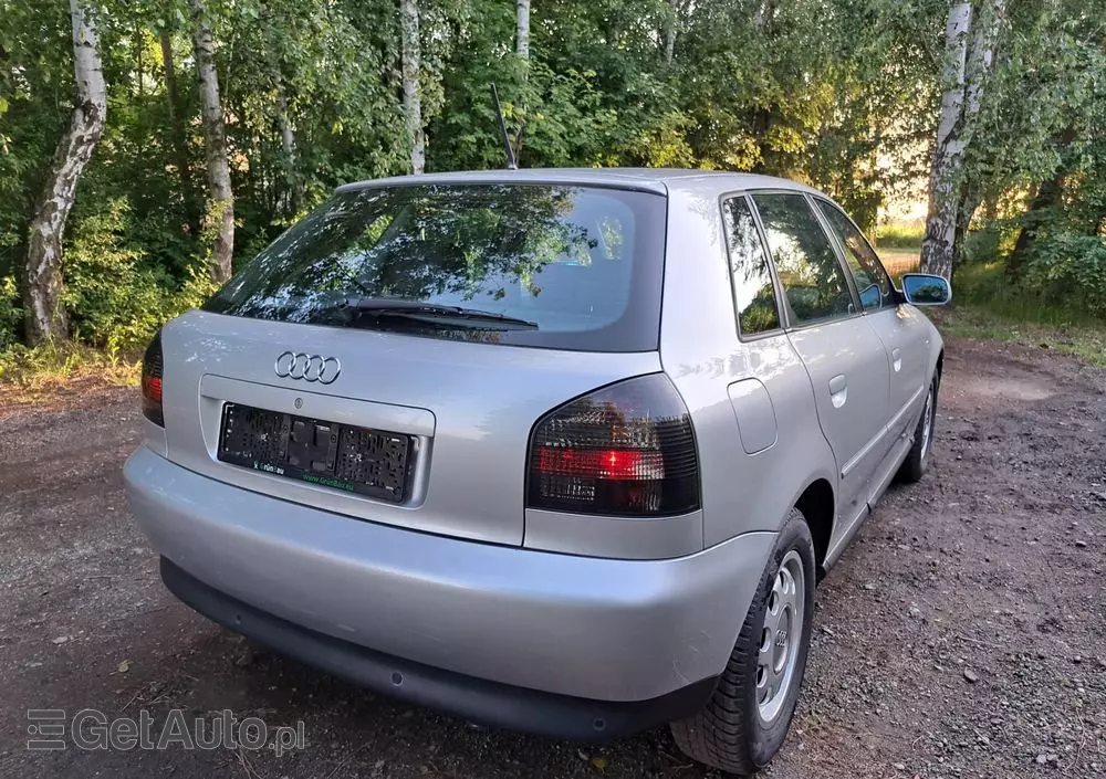 AUDI A3 1.6 Attraction