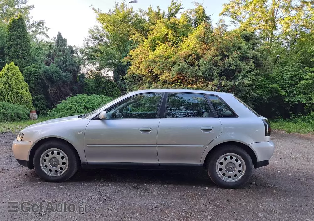 AUDI A3 1.6 Attraction