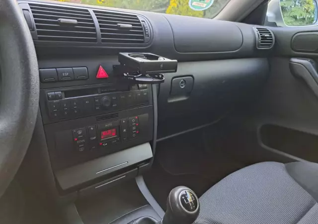 AUDI A3 1.6 Attraction