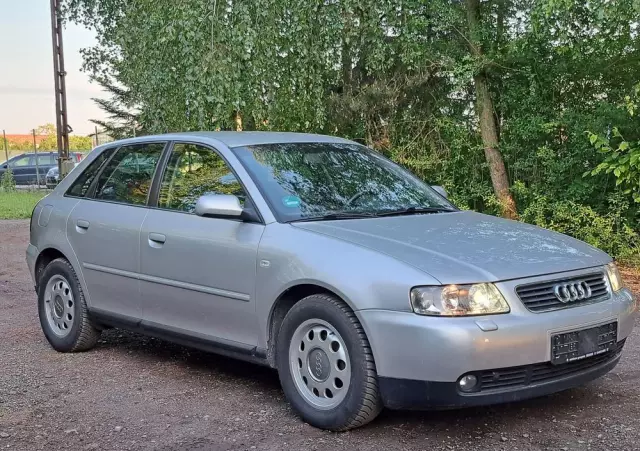 AUDI A3 1.6 Attraction
