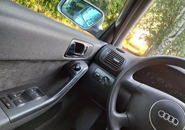 AUDI A3 1.6 Attraction