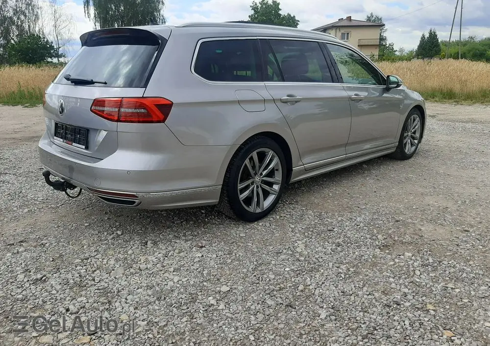 VOLKSWAGEN Passat 1.6 TDI (BlueMotion Technology) DSG Comfortline