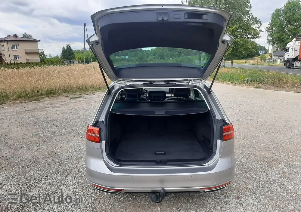 VOLKSWAGEN Passat 1.6 TDI (BlueMotion Technology) DSG Comfortline