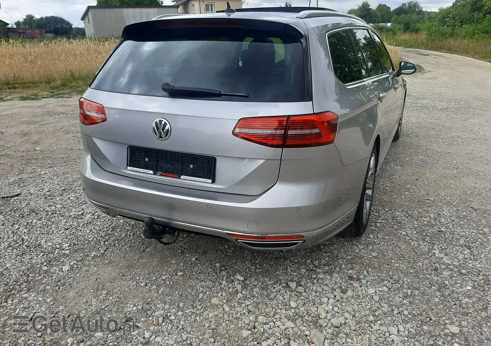 VOLKSWAGEN Passat 1.6 TDI (BlueMotion Technology) DSG Comfortline