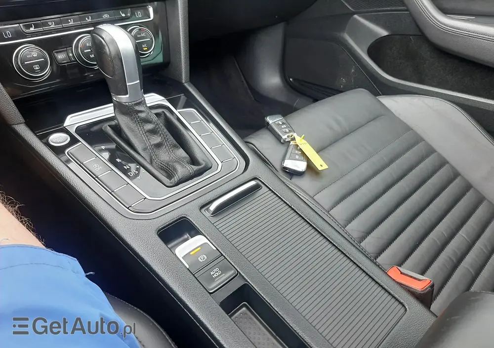 VOLKSWAGEN Passat 1.6 TDI (BlueMotion Technology) DSG Comfortline