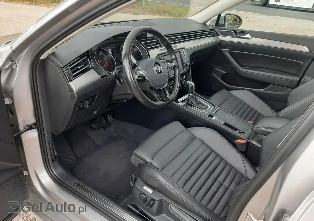 VOLKSWAGEN Passat 1.6 TDI (BlueMotion Technology) DSG Comfortline