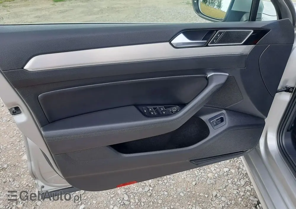 VOLKSWAGEN Passat 1.6 TDI (BlueMotion Technology) DSG Comfortline
