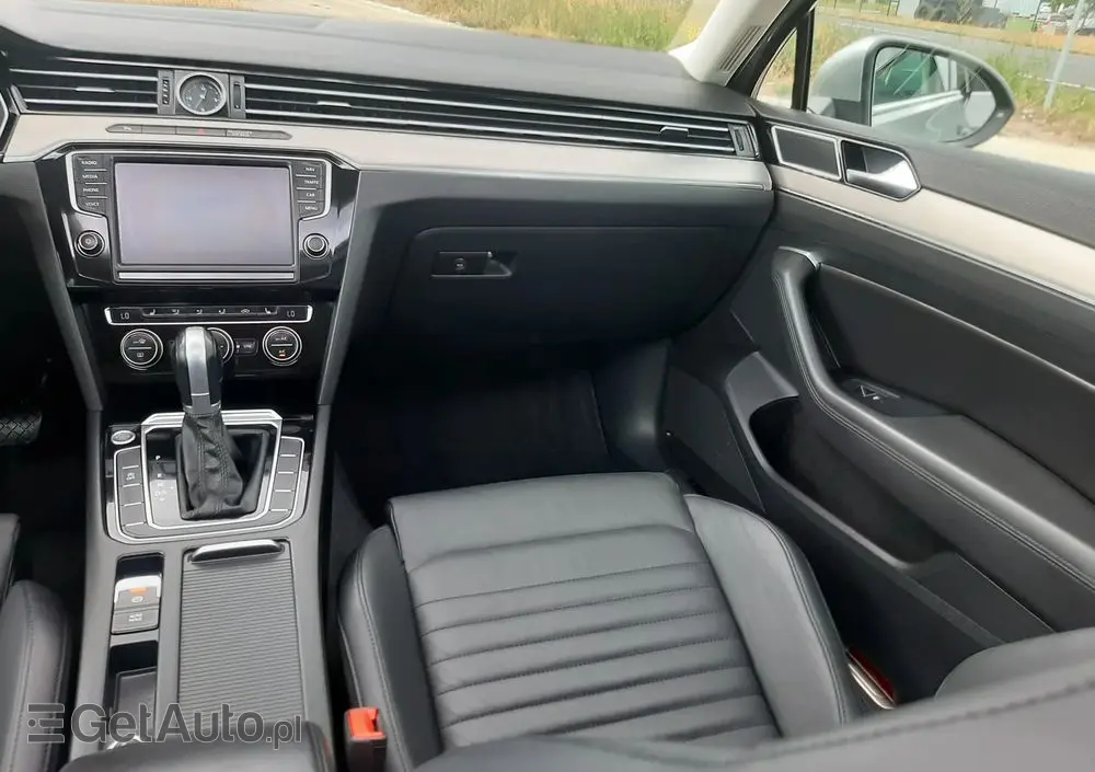 VOLKSWAGEN Passat 1.6 TDI (BlueMotion Technology) DSG Comfortline
