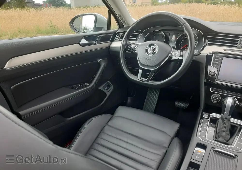 VOLKSWAGEN Passat 1.6 TDI (BlueMotion Technology) DSG Comfortline