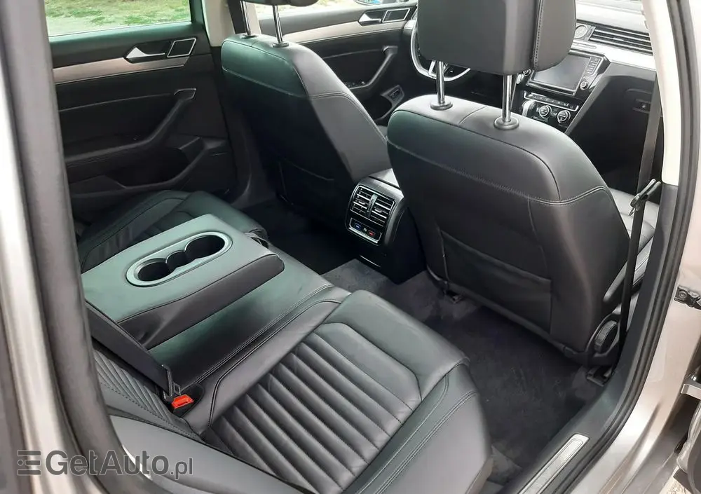 VOLKSWAGEN Passat 1.6 TDI (BlueMotion Technology) DSG Comfortline