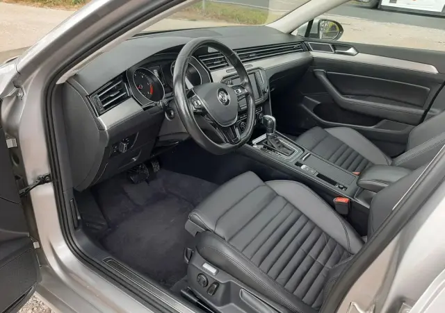 VOLKSWAGEN Passat 1.6 TDI (BlueMotion Technology) DSG Comfortline