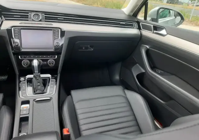 VOLKSWAGEN Passat 1.6 TDI (BlueMotion Technology) DSG Comfortline