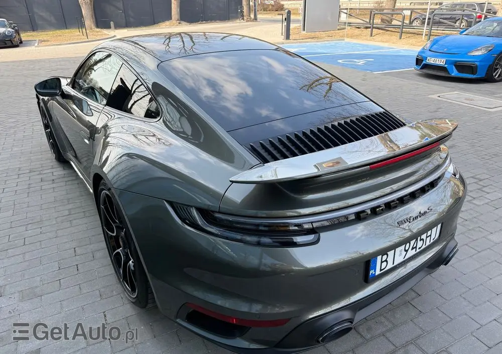 PORSCHE 911 Turbo S