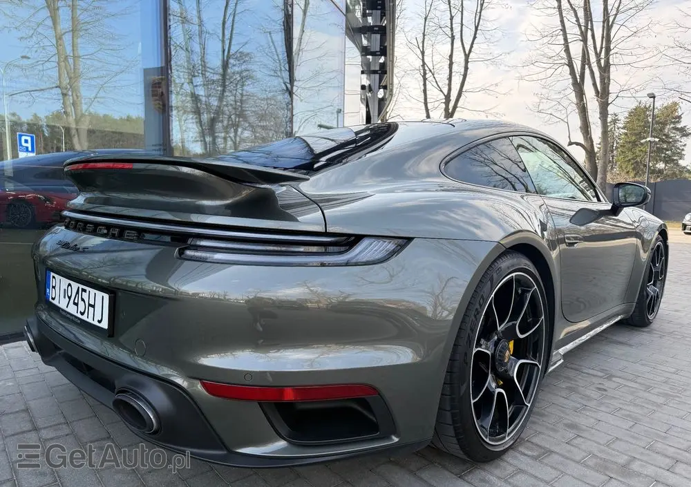 PORSCHE 911 Turbo S