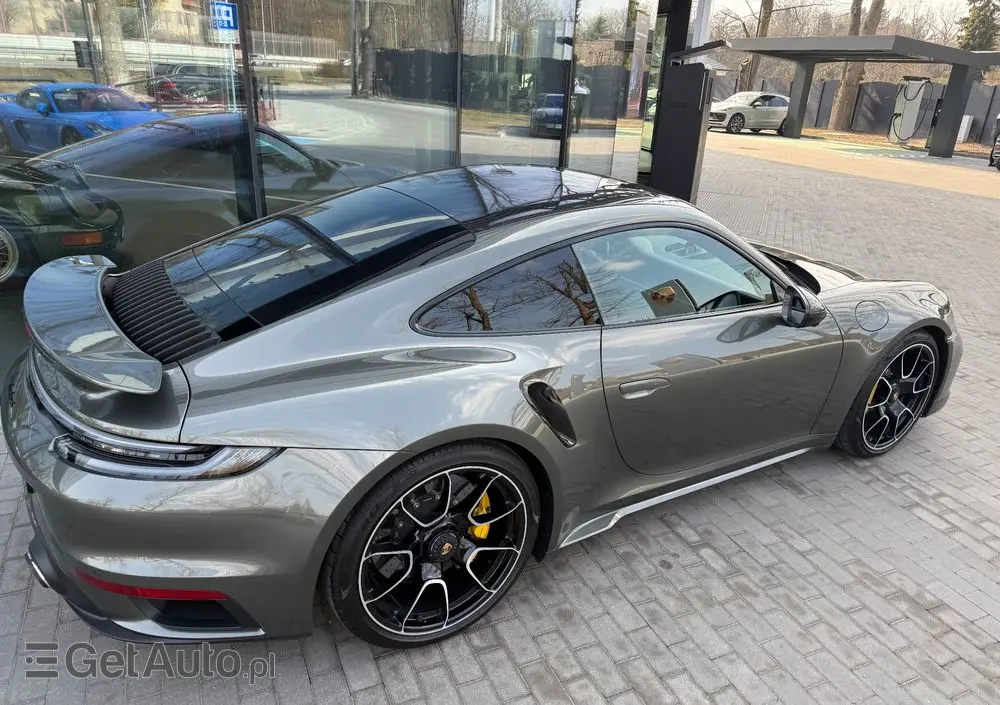 PORSCHE 911 Turbo S