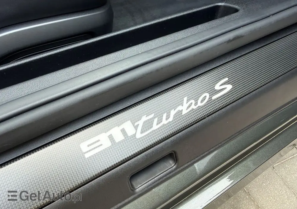 PORSCHE 911 Turbo S