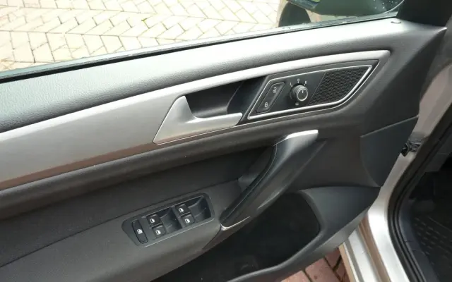 VOLKSWAGEN Golf Sportsvan 1.4 TSI (BlueMotion Technology) DSG Comfortline