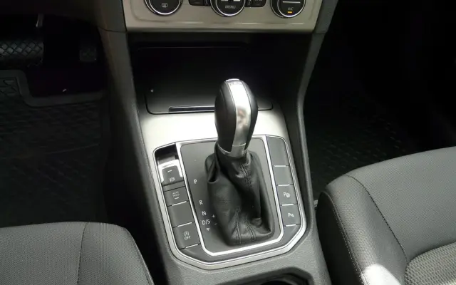 VOLKSWAGEN Golf Sportsvan 1.4 TSI (BlueMotion Technology) DSG Comfortline