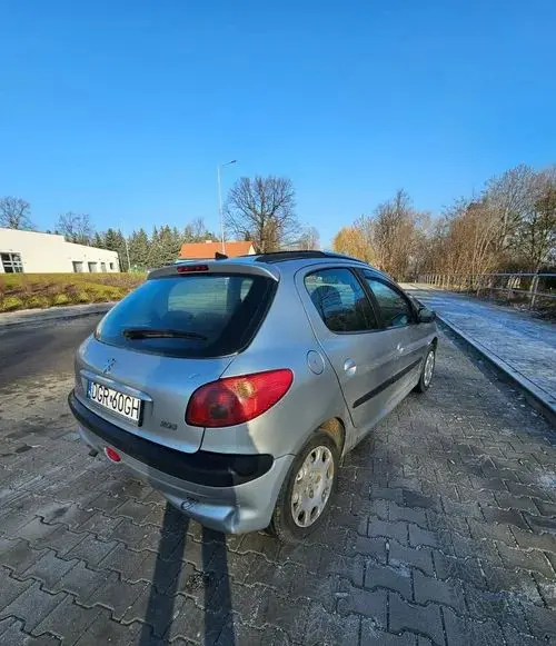 PEUGEOT 206 