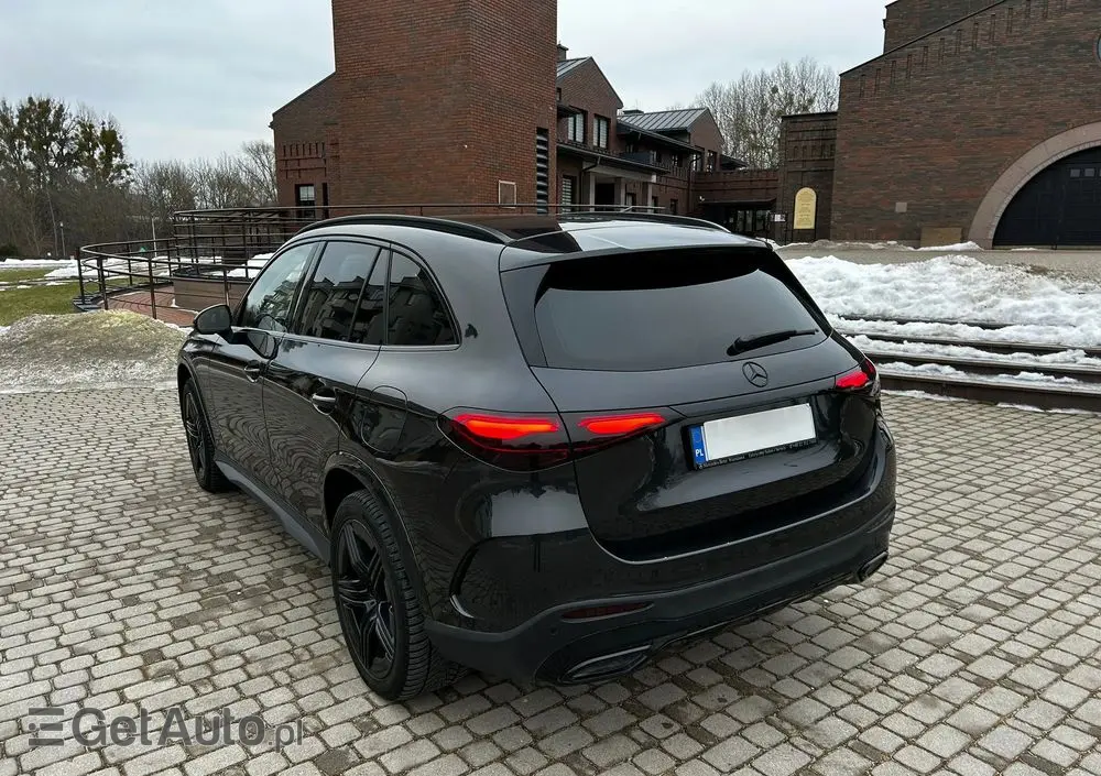 MERCEDES-BENZ GLC 300 e 4-Matic AMG Line