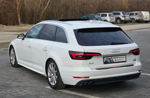 AUDI A4 