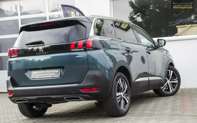 PEUGEOT 5008 1.6 PureTech GT Line S&S EAT8