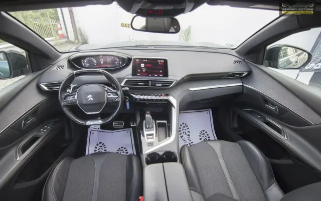 PEUGEOT 5008 1.6 PureTech GT Line S&S EAT8