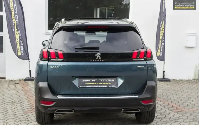 PEUGEOT 5008 1.6 PureTech GT Line S&S EAT8