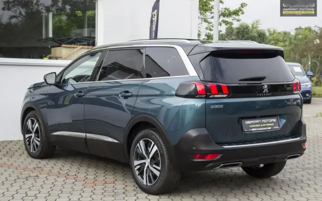 PEUGEOT 5008 1.6 PureTech GT Line S&S EAT8