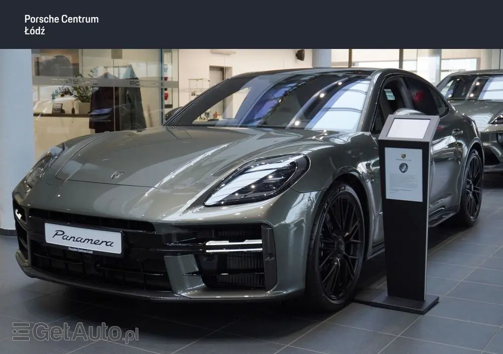PORSCHE Panamera 