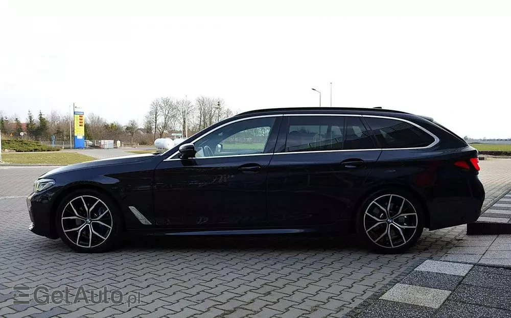 BMW Seria 5 520d xDrive M Sport sport