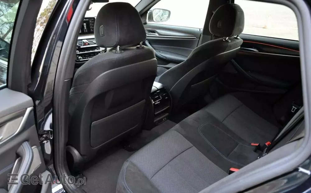 BMW Seria 5 520d xDrive M Sport sport