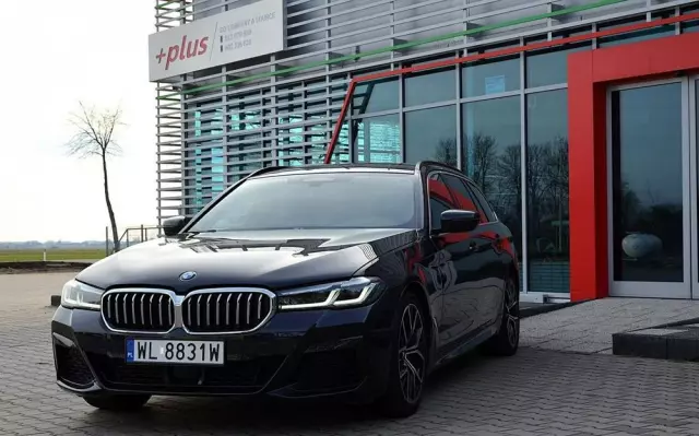 BMW Seria 5 520d xDrive M Sport sport