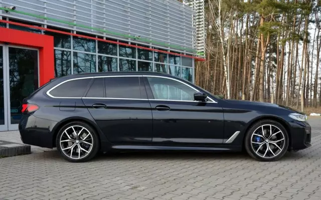 BMW Seria 5 520d xDrive M Sport sport