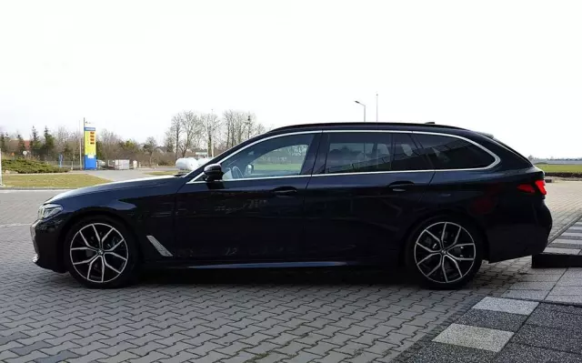 BMW Seria 5 520d xDrive M Sport sport