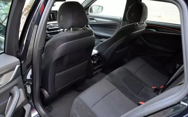 BMW Seria 5 520d xDrive M Sport sport